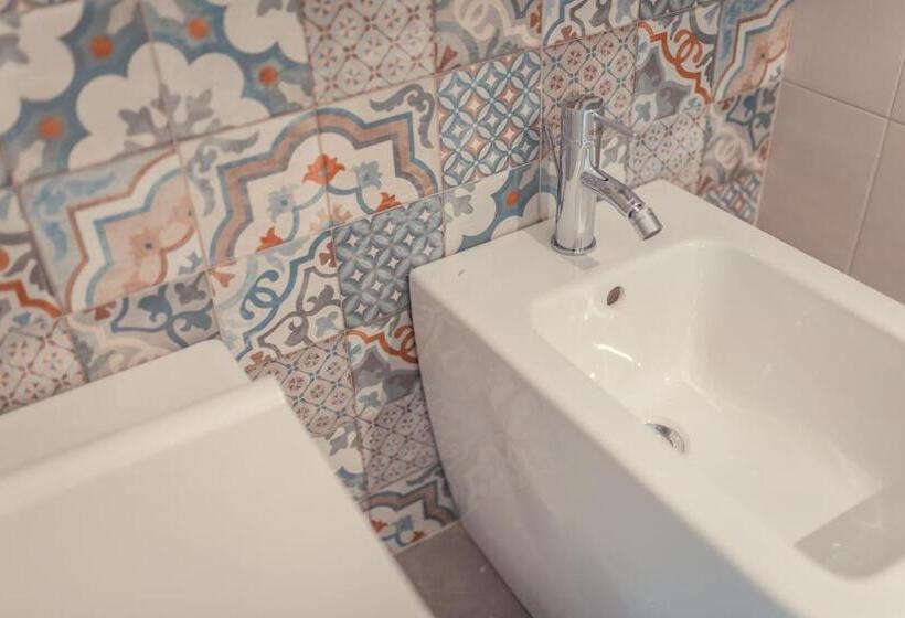 חדר סטנדרט לשלושה, A Coffa Rooms