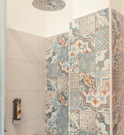 חדר סטנדרט, A Coffa Rooms