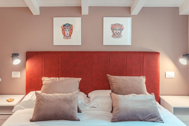 חדר סטנדרט, A Coffa Rooms