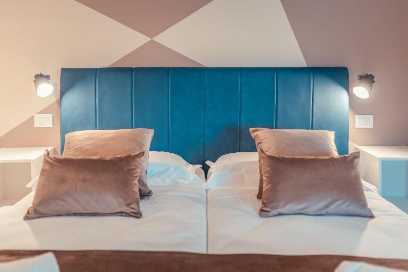 חדר סטנדרט, A Coffa Rooms