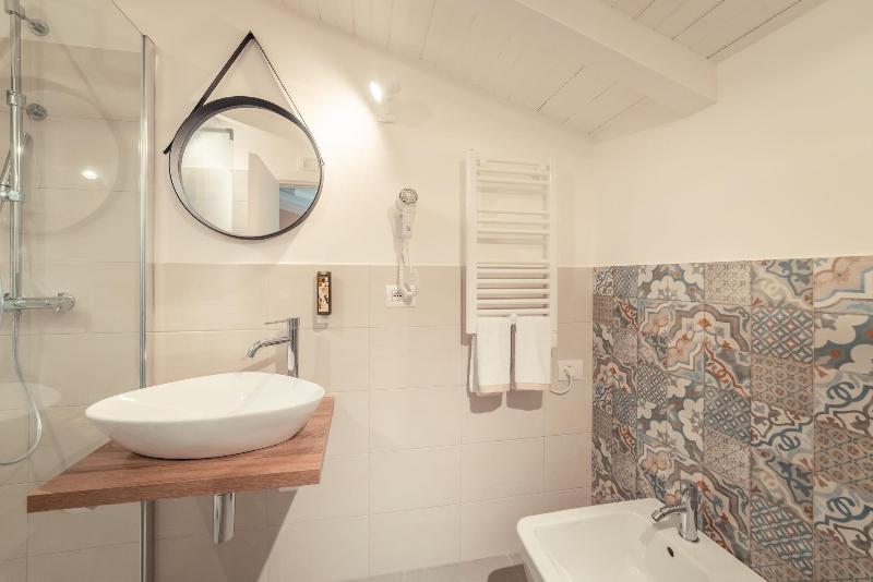 חדר סטנדרט, A Coffa Rooms