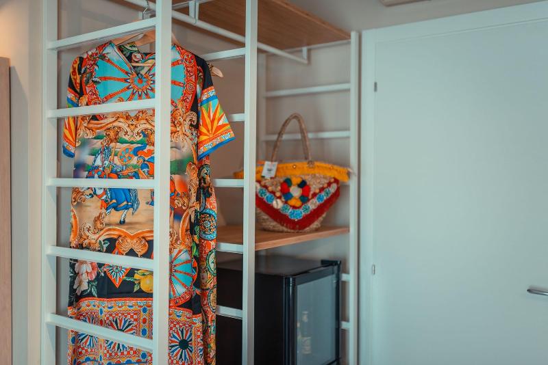 חדר סטנדרט לשלושה, A Coffa Rooms