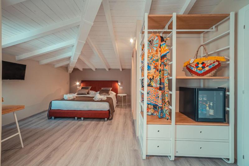 חדר סטנדרט לשלושה, A Coffa Rooms