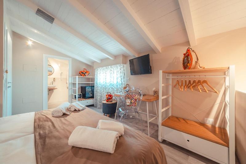 חדר סטנדרט, A Coffa Rooms