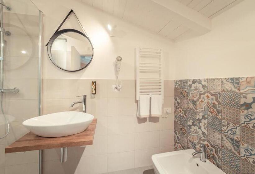 חדר סטנדרט, A Coffa Rooms