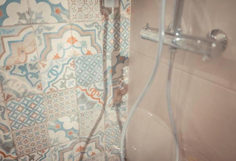 חדר סטנדרט, A Coffa Rooms