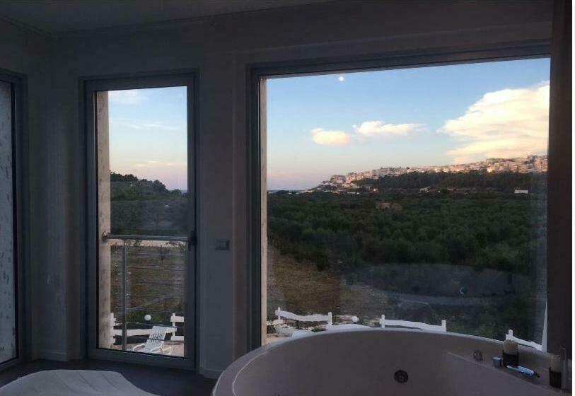 اتاق استاندارد با وان آب گرم, Max Luxury Suite Servizio Spiaggia Inclusa