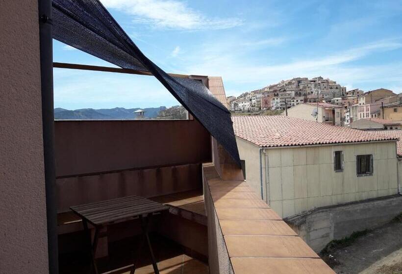 Семейный Полулюкс, Hostal Casa Barcelo