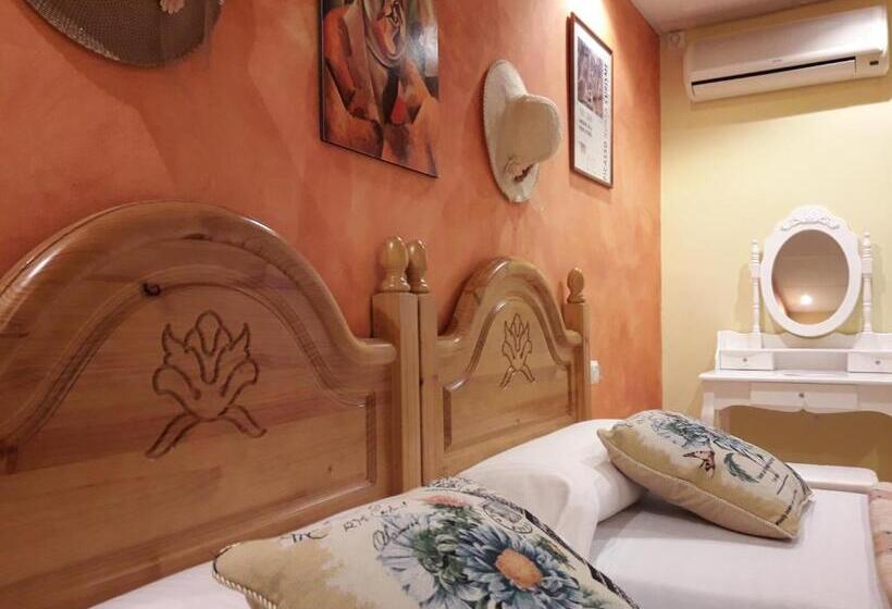 标准间带阳台, Hostal Casa Barcelo