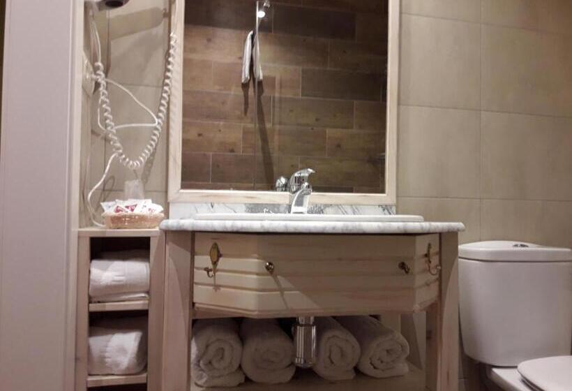 四人标准间, Hostal Casa Barcelo