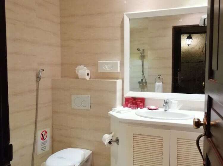 سوییت جونیور, Boutique Hotel Palacio