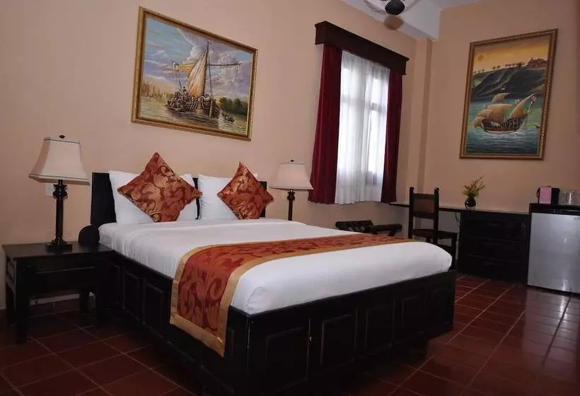 سوییت جونیور, Boutique Hotel Palacio