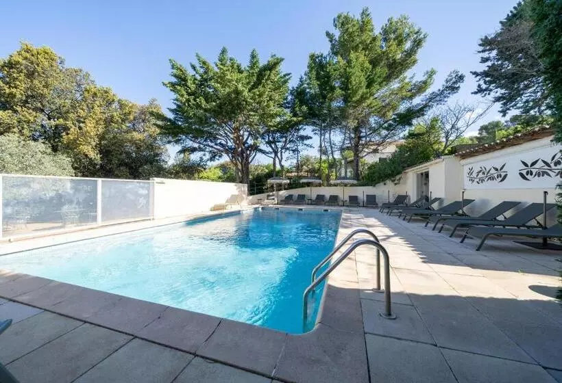 テラス付きスタンダードルーム, Hôtel La Garrigue & Bar Piscine