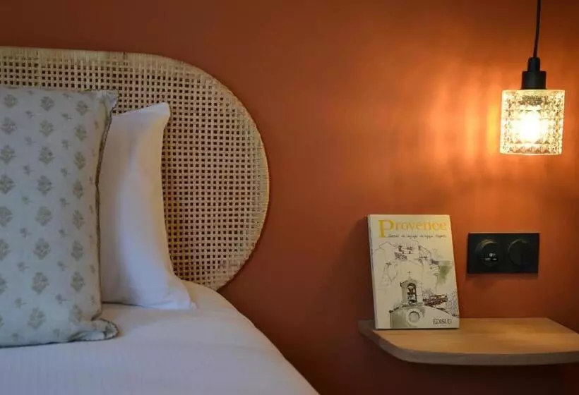 テラス付きスタンダードルーム, Hôtel La Garrigue & Bar Piscine