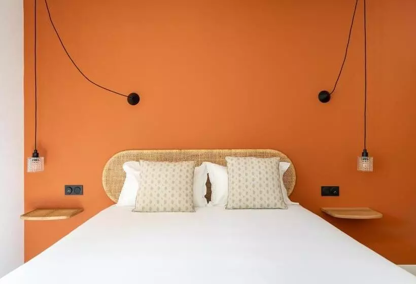 テラス付きスタンダードルーム, Hôtel La Garrigue & Bar Piscine