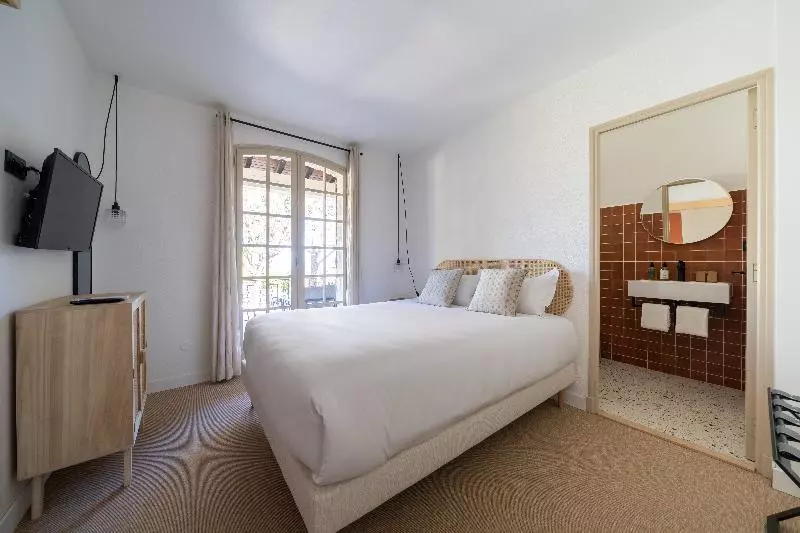 ファミリールーム, Hôtel La Garrigue & Bar Piscine
