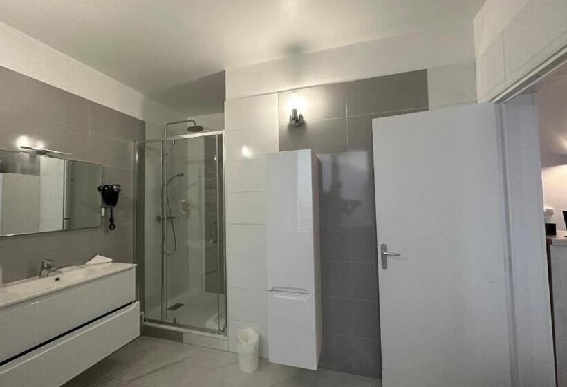 اتاق سوپریور, Le Saint Yves