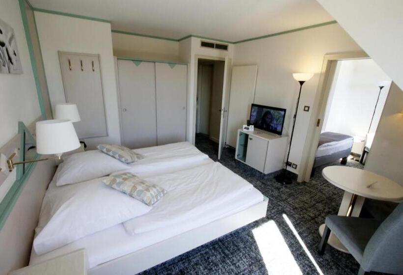 Четырехместный Номер Стандарт, Les Portes De La Vallee