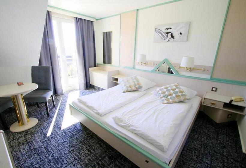 Четырехместный Номер Стандарт, Les Portes De La Vallee