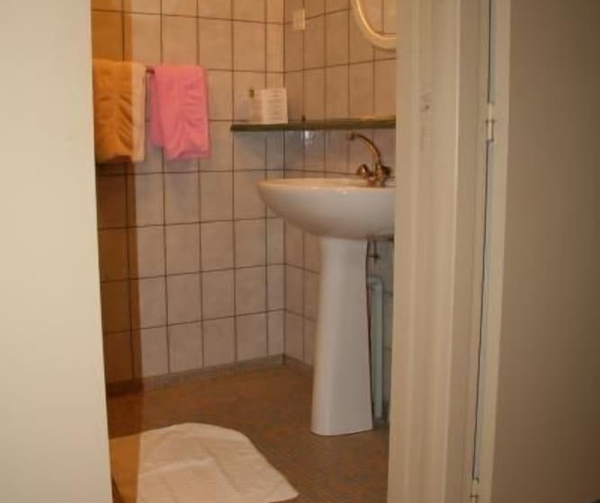 Номер Стандарт, De La Grande Cascade