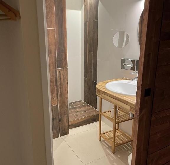Номер Стандарт, Logis Hostellerie De L Abbaye
