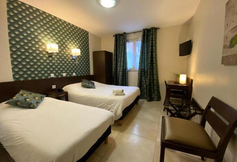 Номер Стандарт Трехместный, Logis Hostellerie De L Abbaye