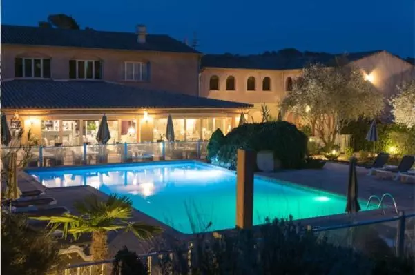 スタンダード４人部屋, Logis Hostellerie De L Abbaye