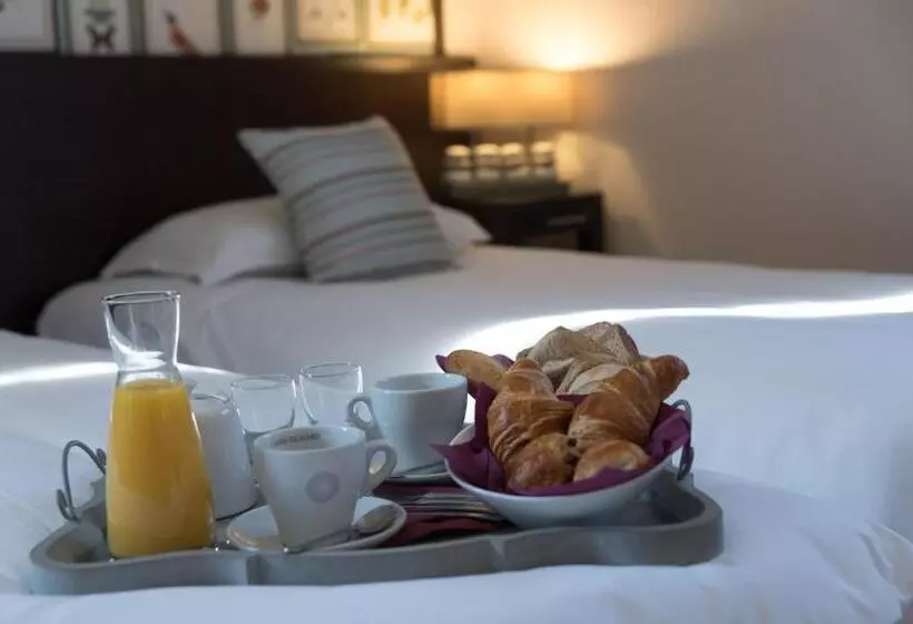 ２ベッドルームアパートメント, Logis Hostellerie De L Abbaye