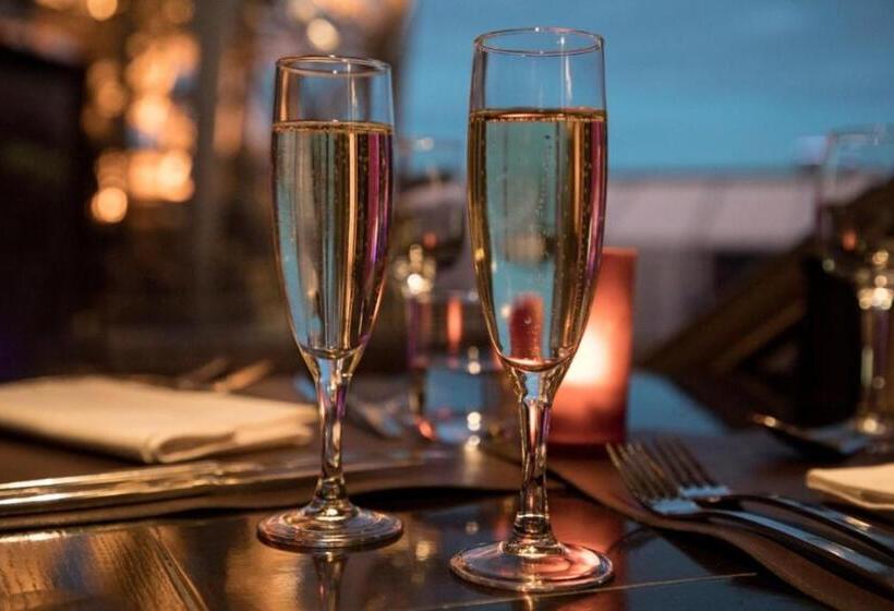 شقة غرفتين, Logis Hostellerie De L Abbaye