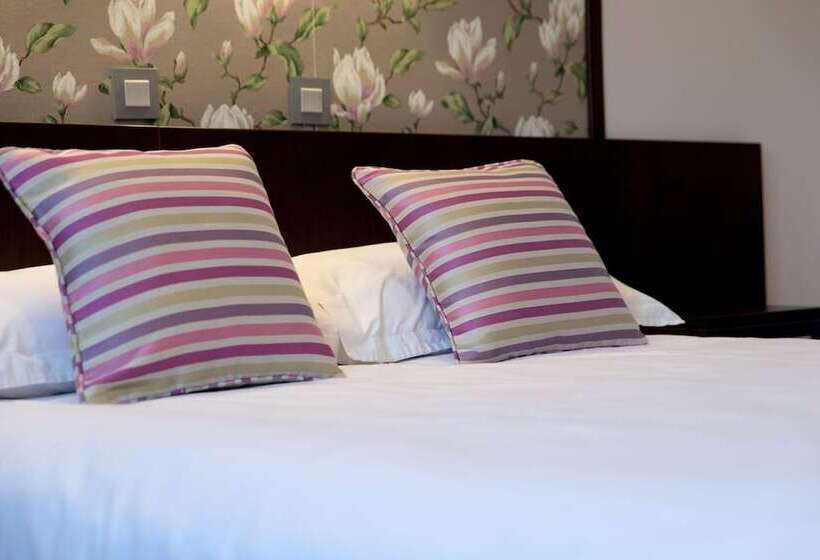 غرفة قياسية, Logis Hostellerie De L Abbaye