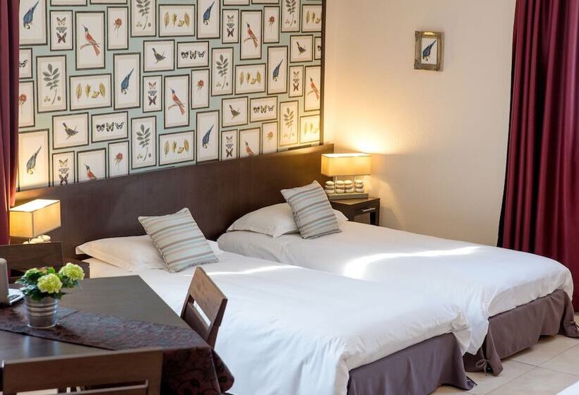 غرفة قياسية, Logis Hostellerie De L Abbaye