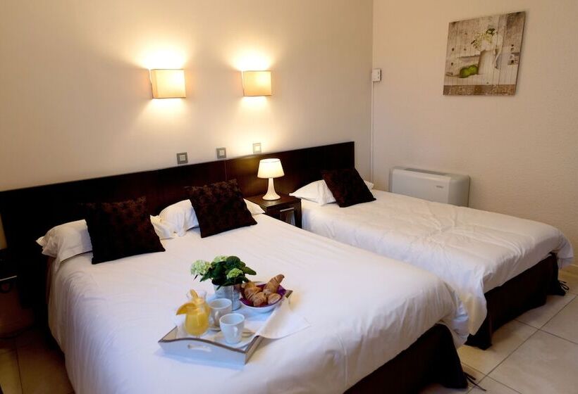 غرفة قياسية ثلاثية, Logis Hostellerie De L Abbaye