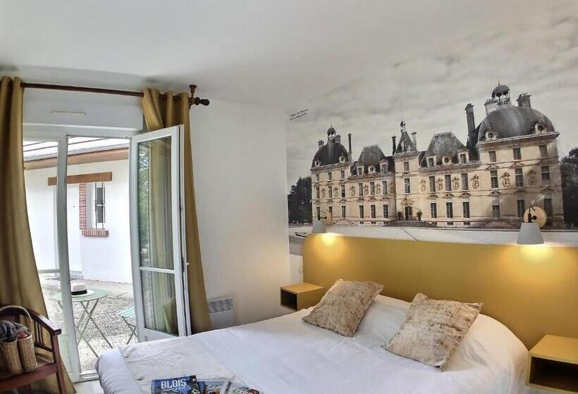 غرفة قياسية مزوَّدة بتراس, Logis Hôtel Du Château