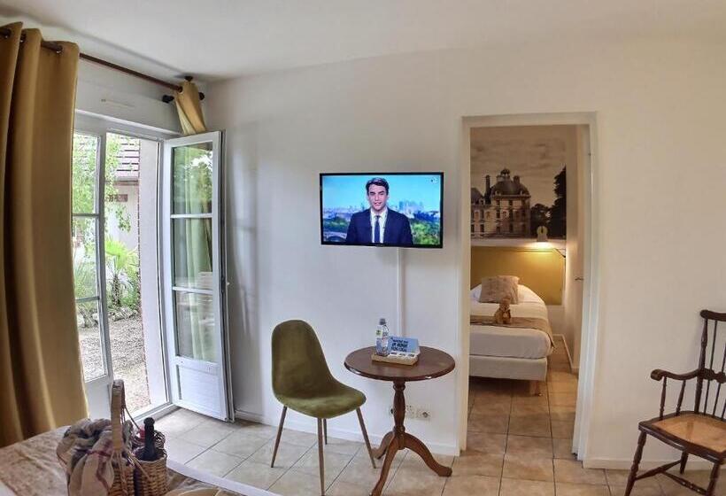Семейный Номер, Logis Hôtel Du Château