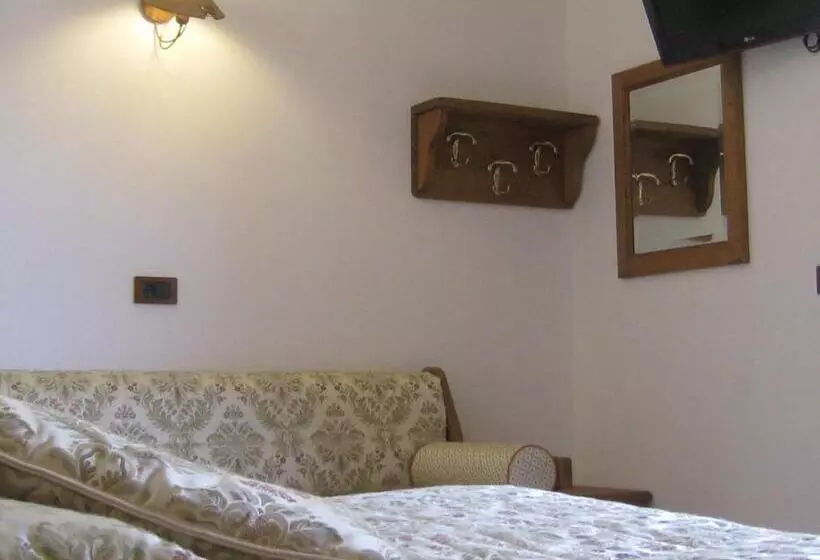 スタンダードトリプルルーム, Villa Plinia