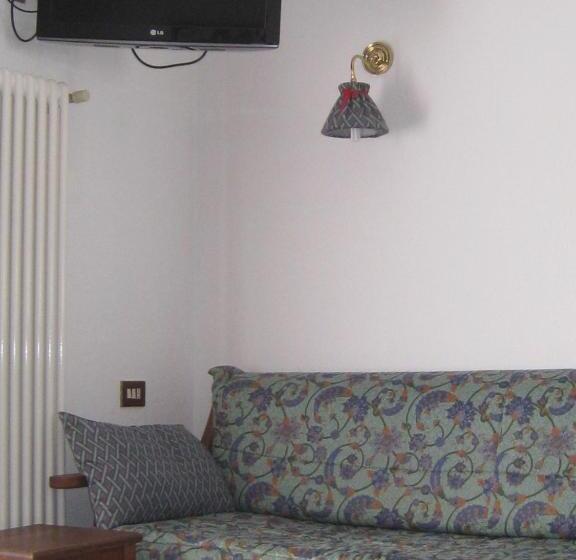 חדר סטנדרט לארבעה, Villa Plinia