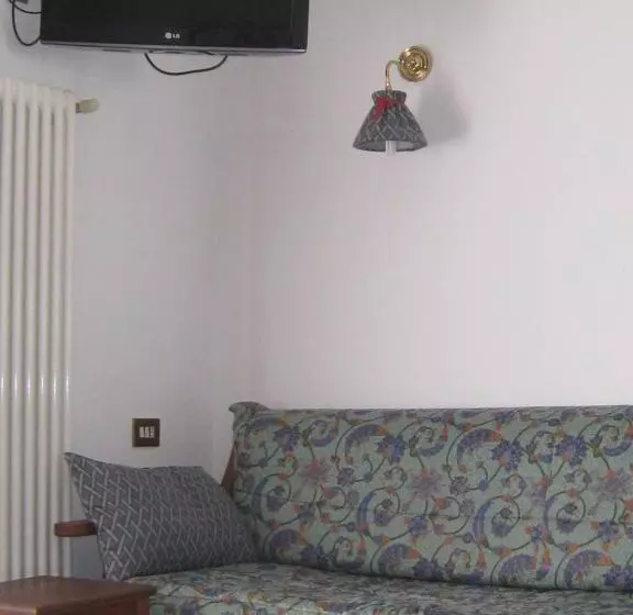 スタンダード４人部屋, Villa Plinia