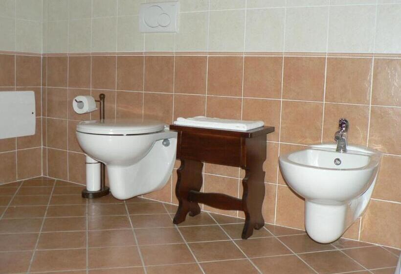 חדר סטנדרט לארבעה, Villa Plinia