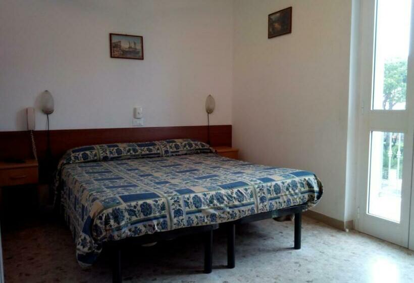 バルコニー付きスタンダードルーム, Margot