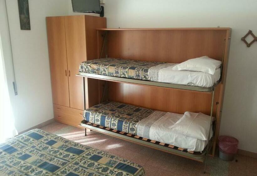 バルコニー付スタンダード４ベッドルーム, Margot