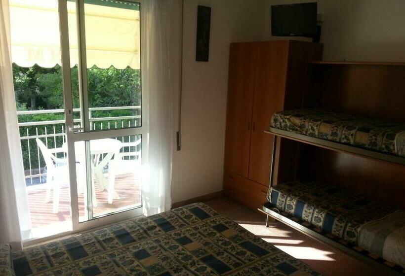 バルコニー付スタンダード４ベッドルーム, Margot