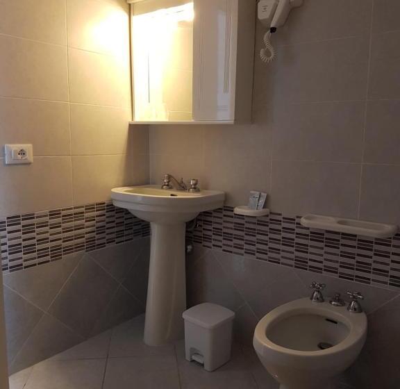 ペントハウスルーム, Margot