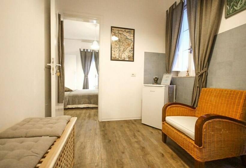 חדר קומפורט לשלושה, Stanze A Sud