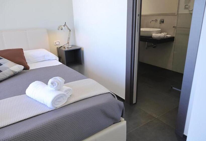 חדר דלוקס לשלושה עם נו לים, Sunrise B&b Sicilia Avola