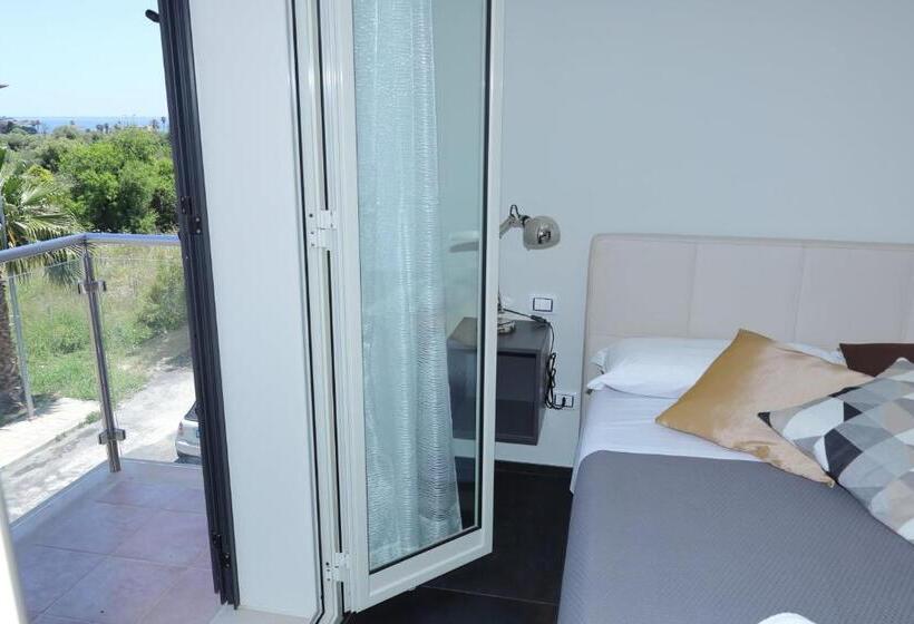 חדר דלוקס לשלושה עם נו לים, Sunrise B&b Sicilia Avola