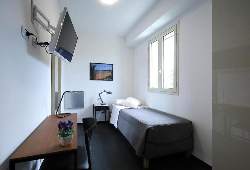 חדר לארבעה סטנדרטי עם מרפסת, Sunrise B&b Sicilia Avola