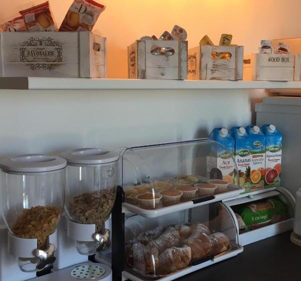 חדר דלוקס לארבעה, Civico 29