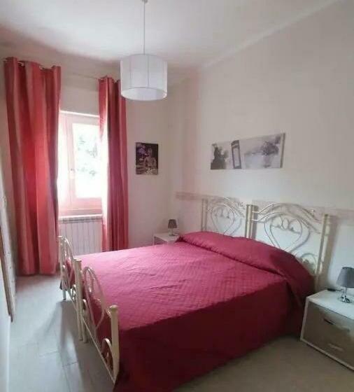 غرفة قياسية ثلاثية, B&b I Portici