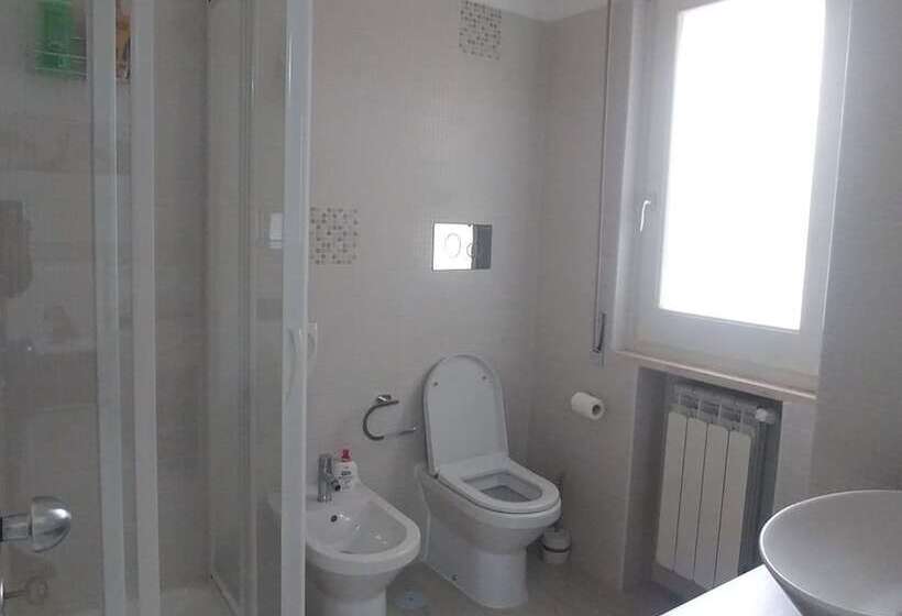 غرفة قياسية ثلاثية, B&b I Portici