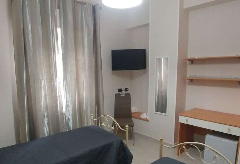 غرفة قياسية ثلاثية, B&b I Portici